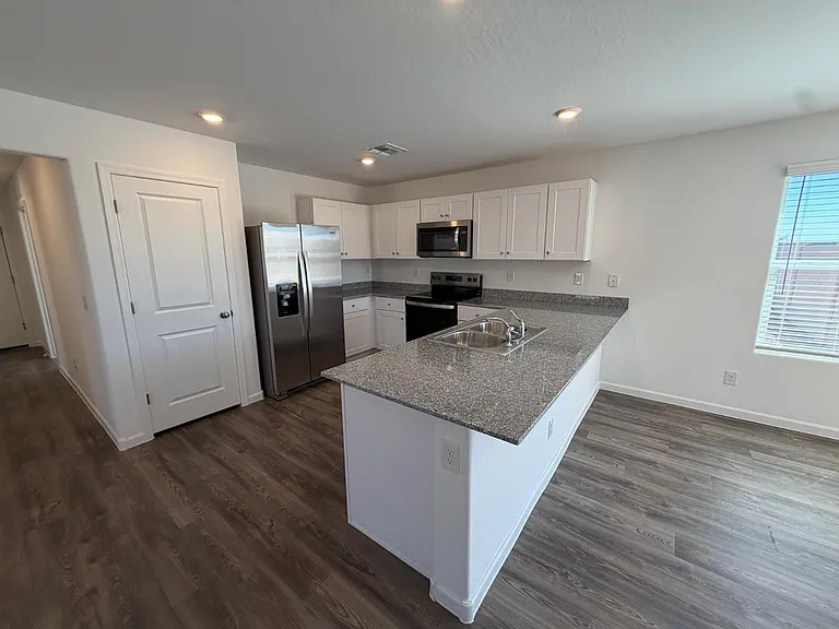 1473 E Jaycie Dr — Photo 9