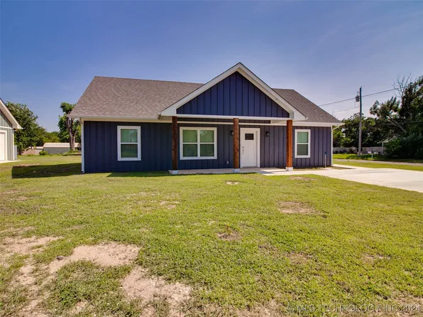 318 W Oak St, Stroud, OK 74079