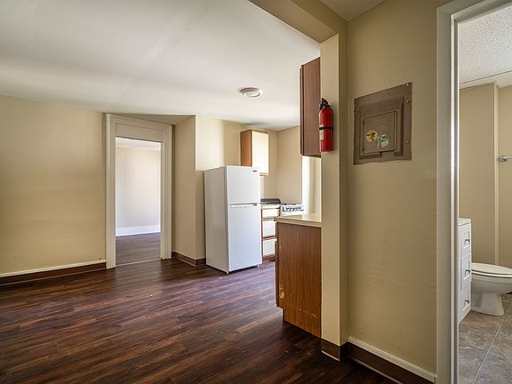 3rd image of 24-30 Plymouth Ave #11