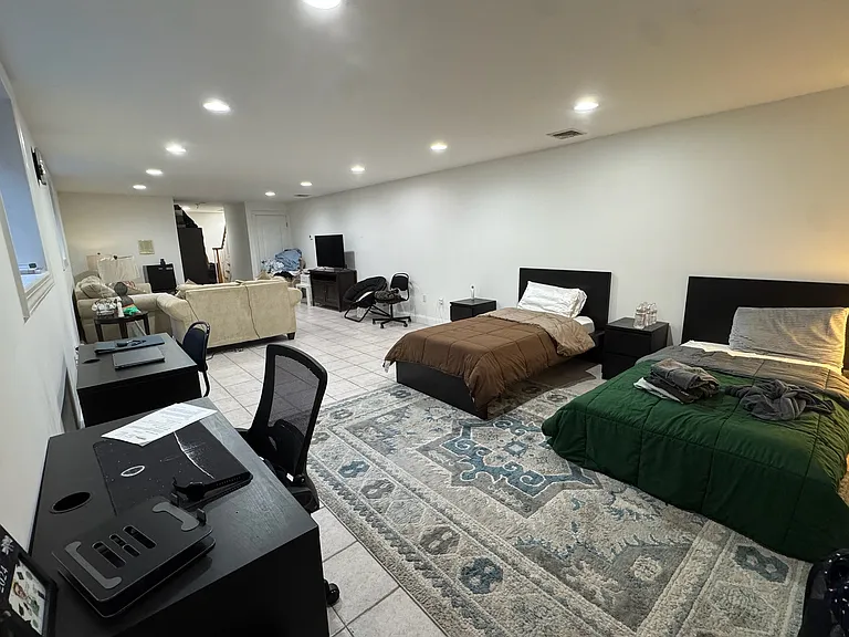 2133 Linwood Ave — Photo 31