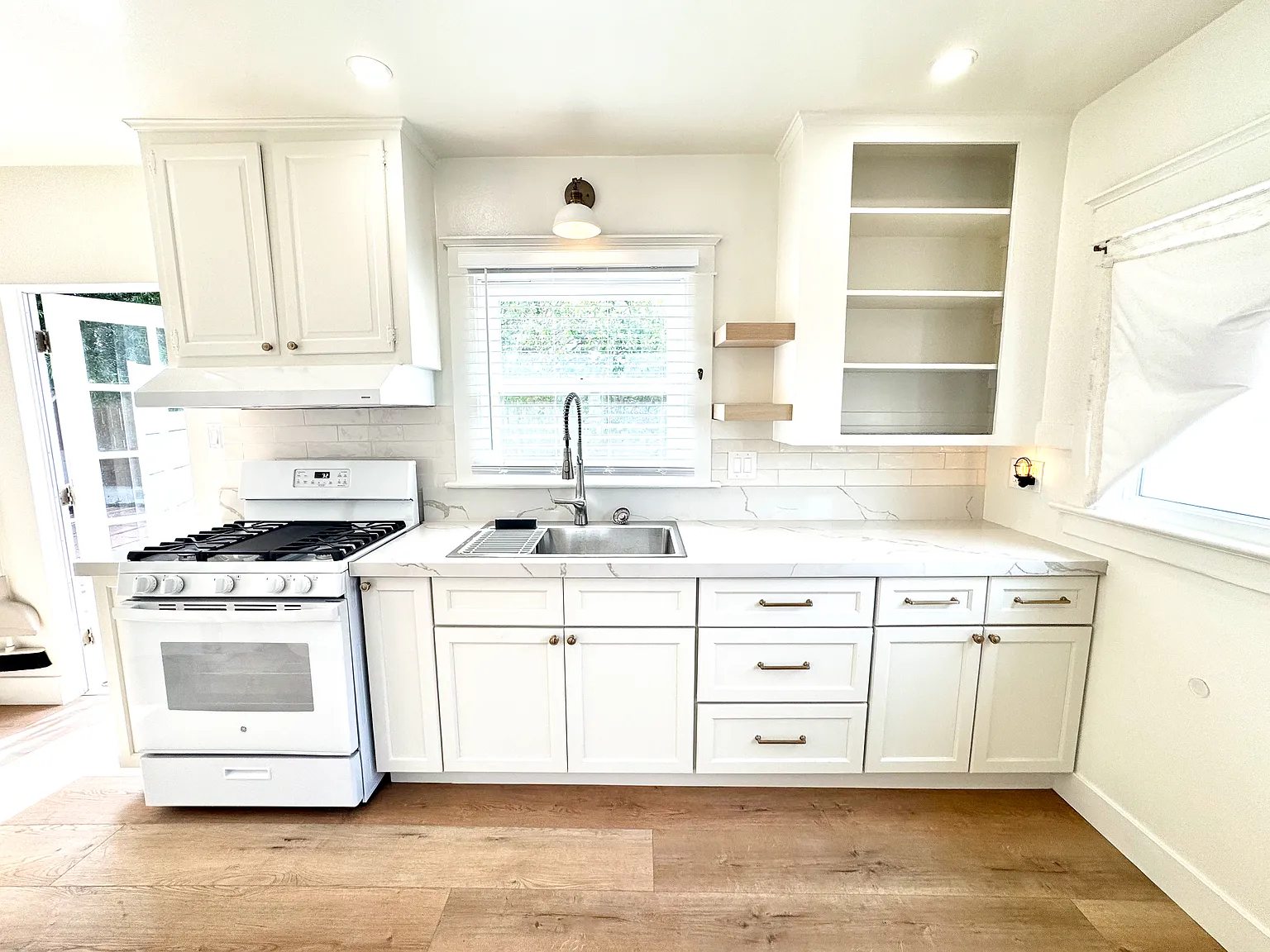 1 bed, 584 sqft, $3,500 — Photo 4