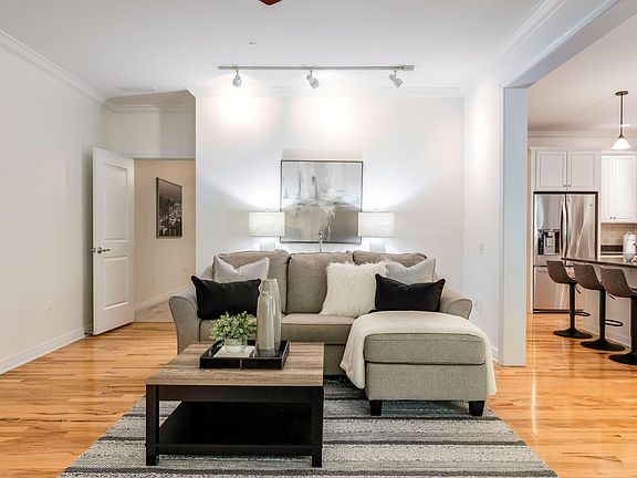 3rd image of 255 Daniel Burnham Sq #Townhouse 255