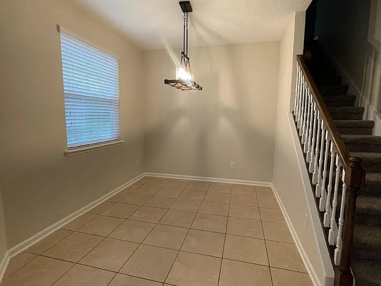 41 Nelson Ln — Photo 5