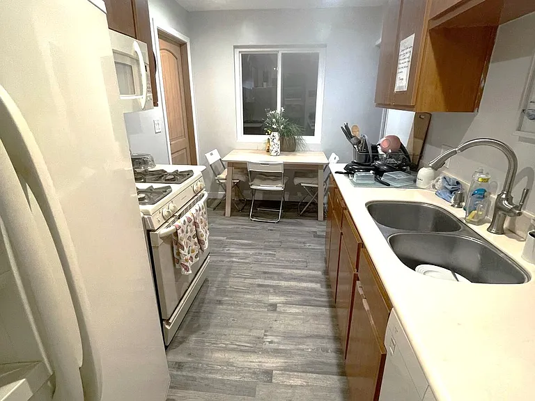 1125 Leighton Ave — Photo 12