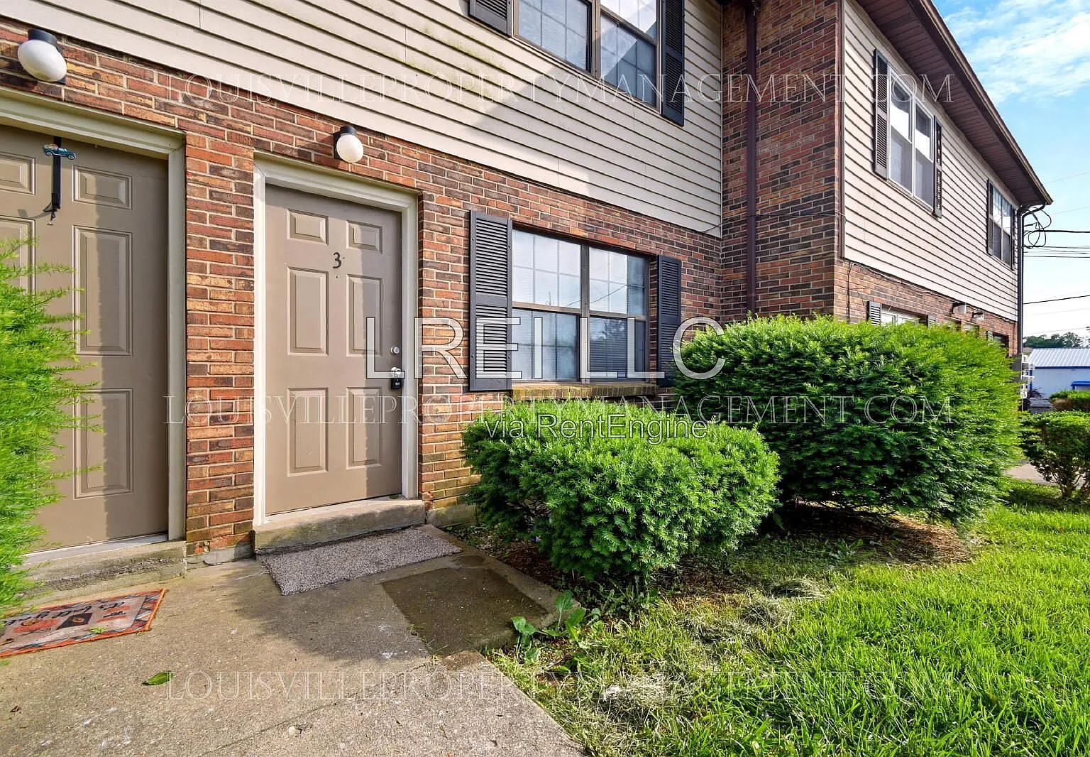 2 bed, 1.5 bath, 1000 sqft, $950 — Photo 2
