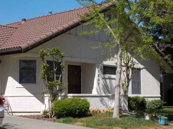1507 Olympic Dr, Davis, CA 95616