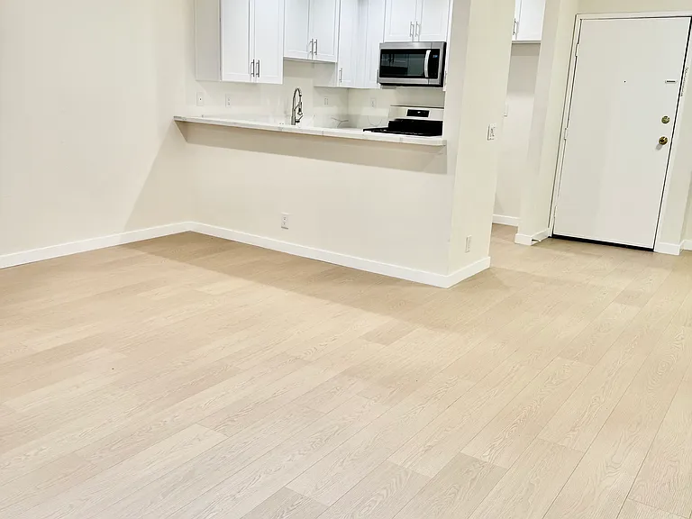 11117 Hartsook St #111 — Photo 4