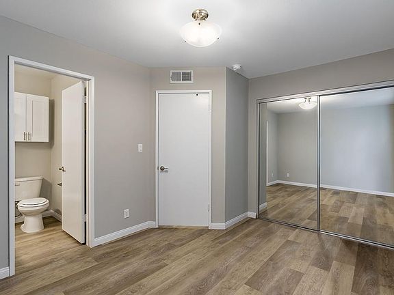 3rd image of 609 N Jackson St APT 4