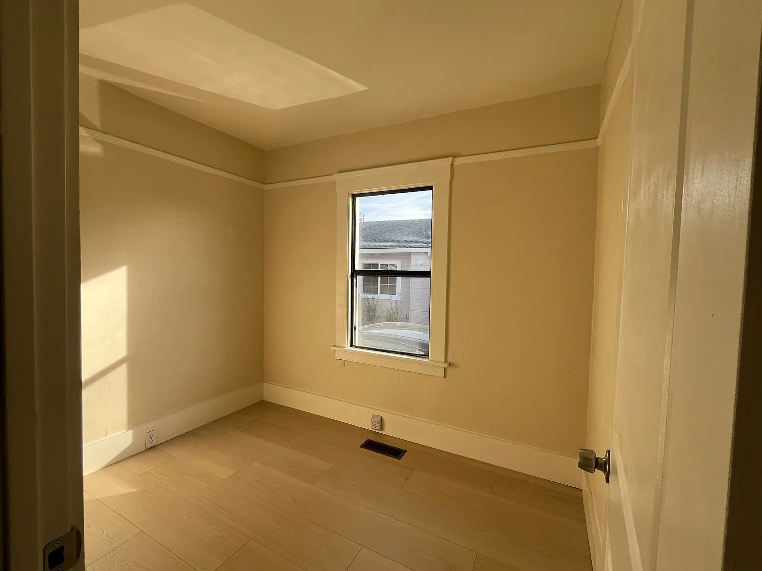 3 bed, 1108 sqft, $4,800 — Photo 2