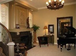 16200 Barton St, Overland Park, KS 66062