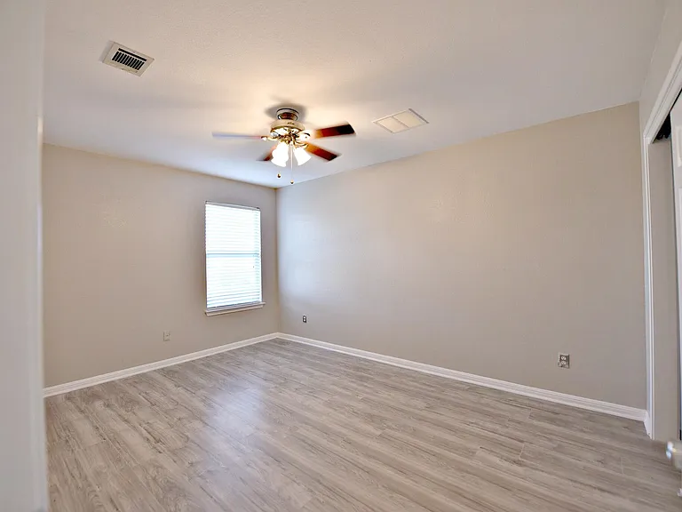 2806 Stirrup Cv — Photo 17