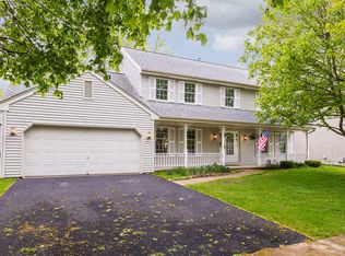 1535 Forest Ridge Rd, St Charles, IL 60174