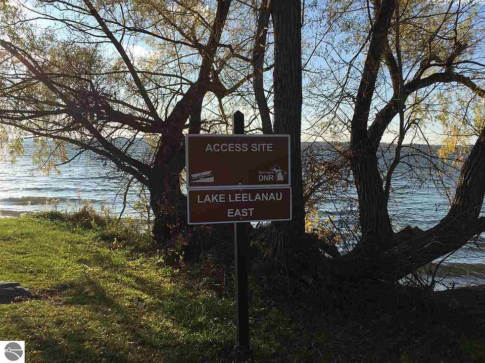 7770 S Bingham Rdg, Traverse City, MI 49684 Zillow