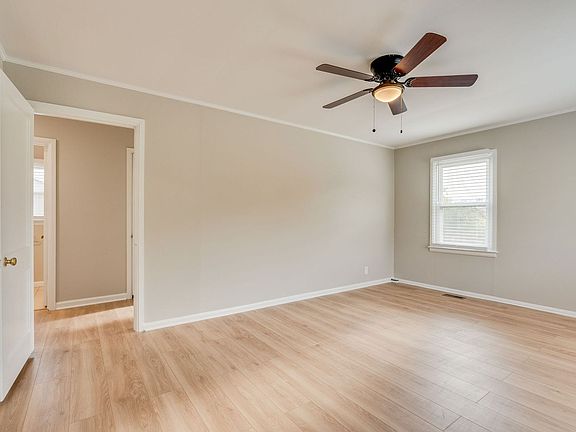 4th image of 2614 Mimosa Ln