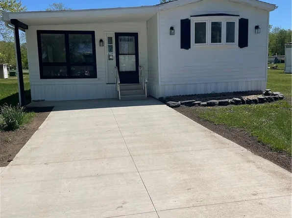 8121 Carrie Pl, Angola, NY 14006