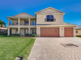 42 Country Club Rd, Cocoa Beach, FL 32931
