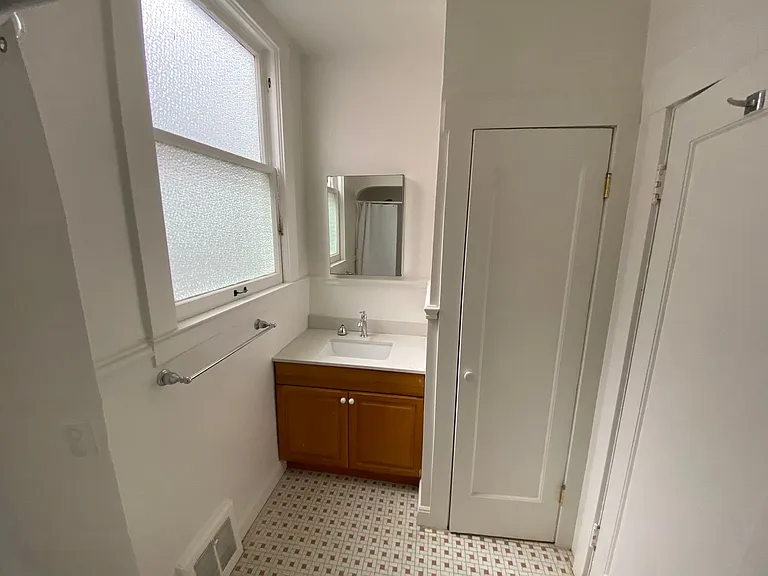 42 Castle Manor Ave — Photo 20