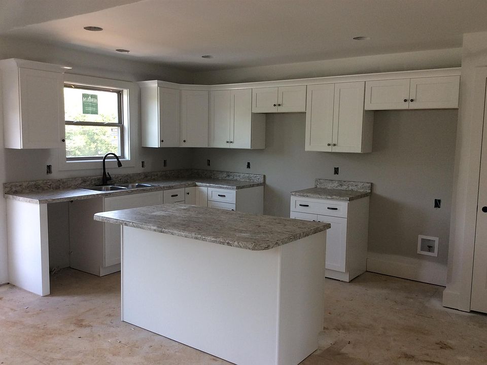 2nd image of 10320 Canoe Br NW