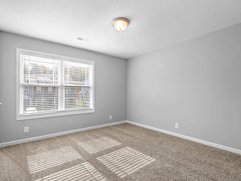 213 Woodland Valley Ln — Photo 26