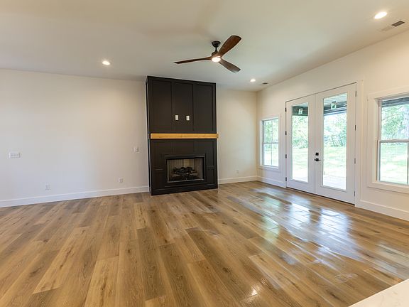 5th image of 213 Wiley Way