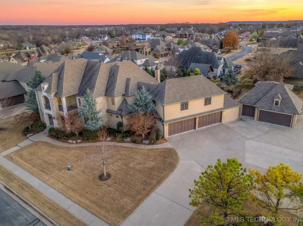 405 E Decatur St, Broken Arrow, OK 74011