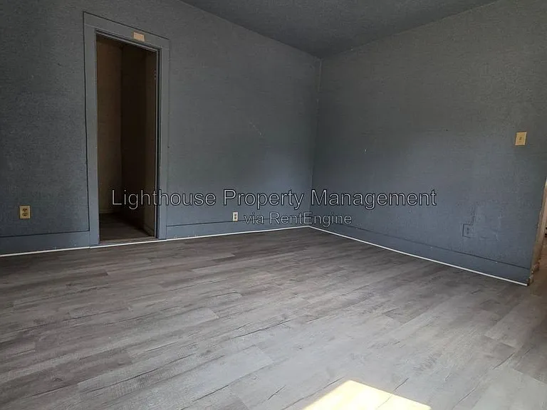 112 E Britain Ave — Photo 3