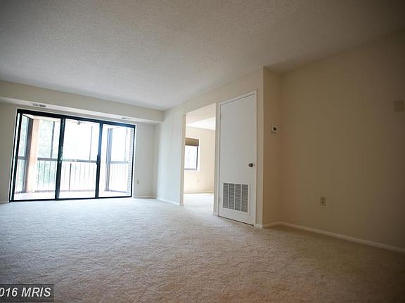 3rd image of 15101 Interlachen Dr #1419
