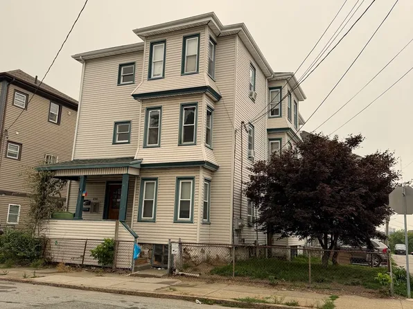 898 Rodman St, Fall River, MA 02721