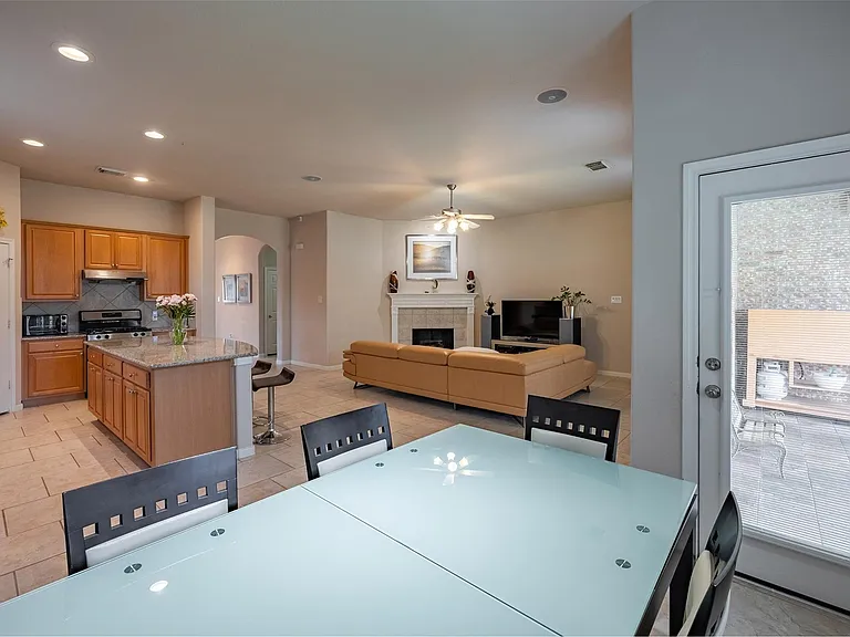13815 Normandy Ct — Photo 12