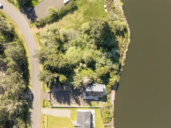 893 Albion Avenue SE, Ocean Shores, WA 98569