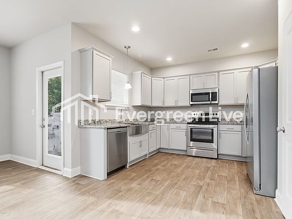 5th image of 112 Ventura St