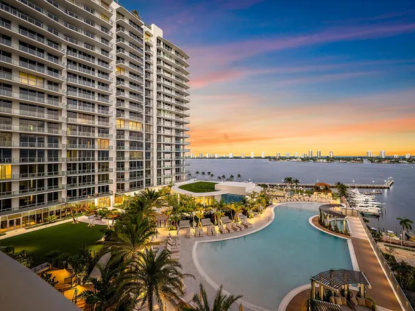 220 Lake Shore Dr #1008, West Palm Beach, FL 33403