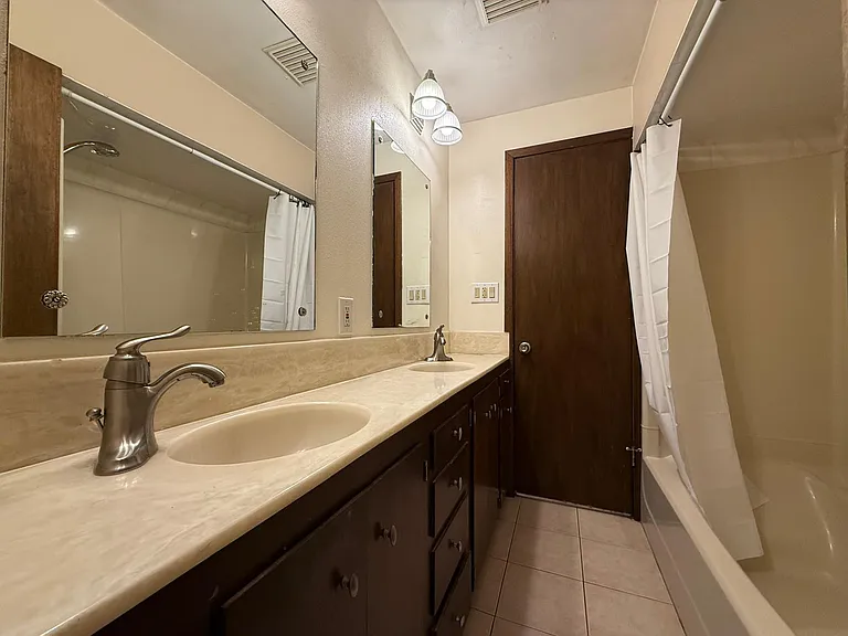 12915 E Blossey Ave — Photo 8