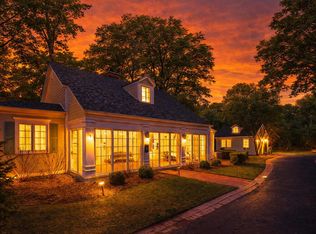 901 E Glenwood Rd, Glenview, IL