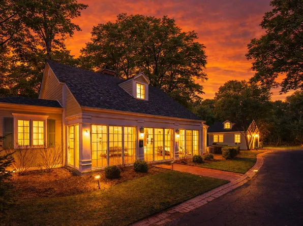 901 E Glenwood Rd, Glenview, IL 60025