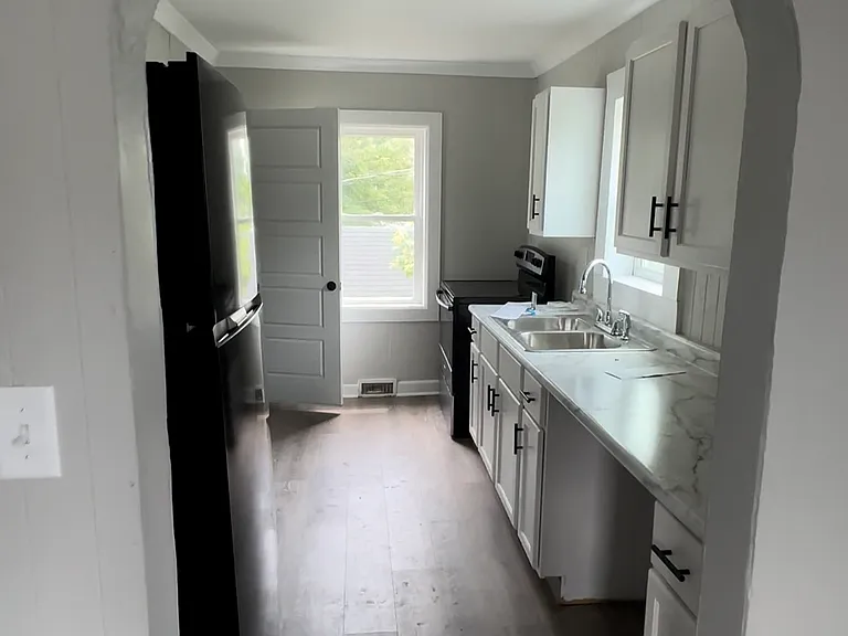 2621 Main St #B — Photo 6