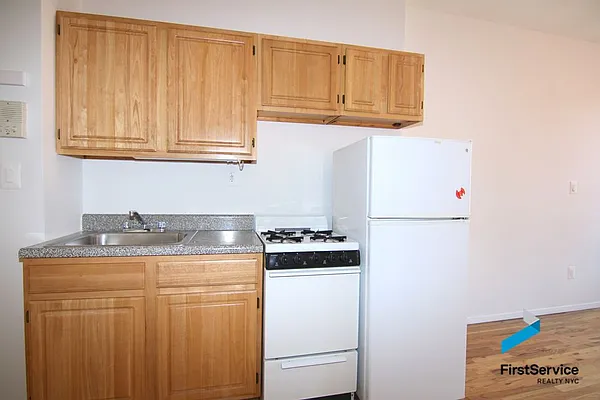 Rented by FirstService Realty (legacy) | media 8