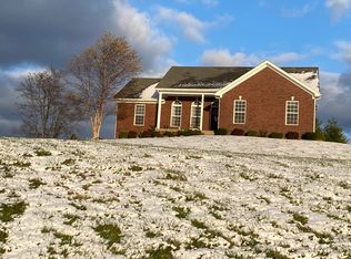 16 Cochran Dr, Taylorsville, KY 40071
