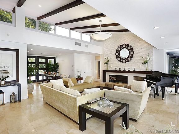 4th image of 4014 Granada Blvd