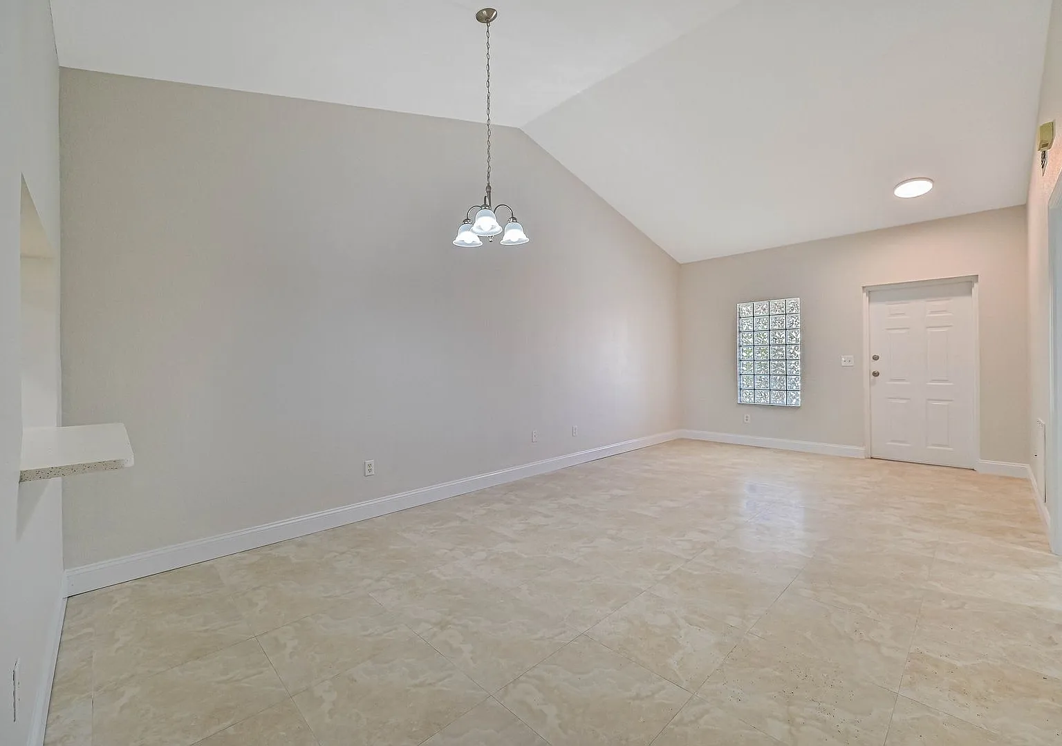 Newly Renovated 2nd Floor Condo ~ Six Mile Cypress — Photo 3