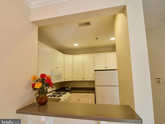 4th image of 2310 14th St N APT 103