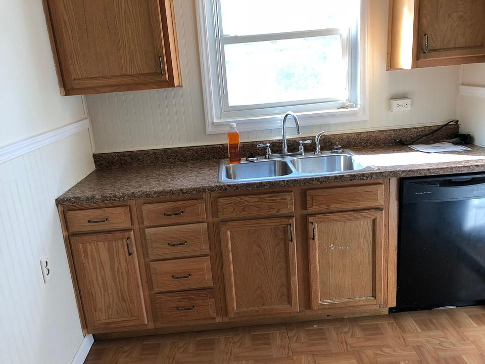 2nd image of 1224 College Park