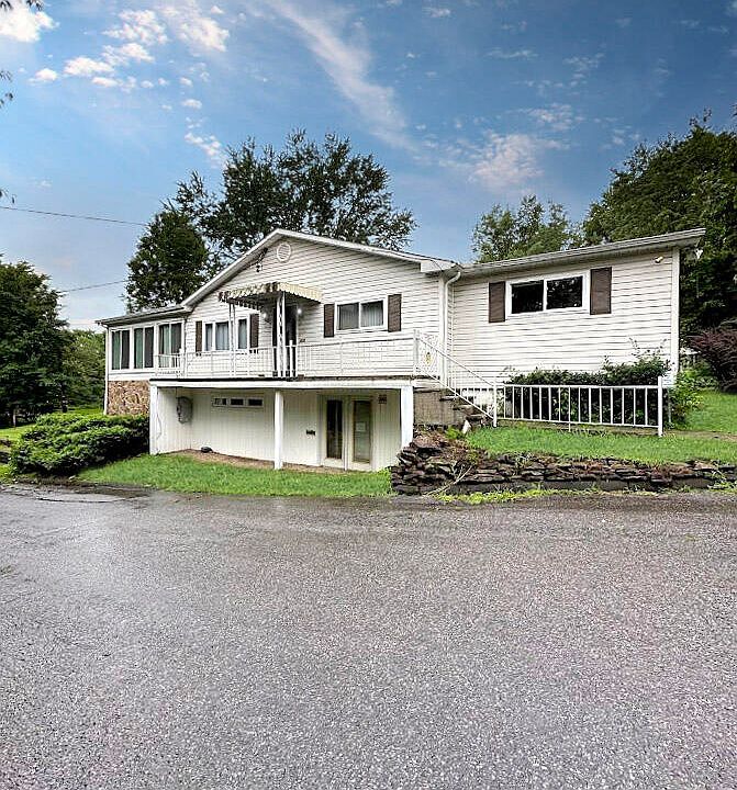 1st image of 512 Harry St