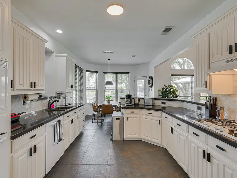 5604 Hill Haven Ct — Photo 8