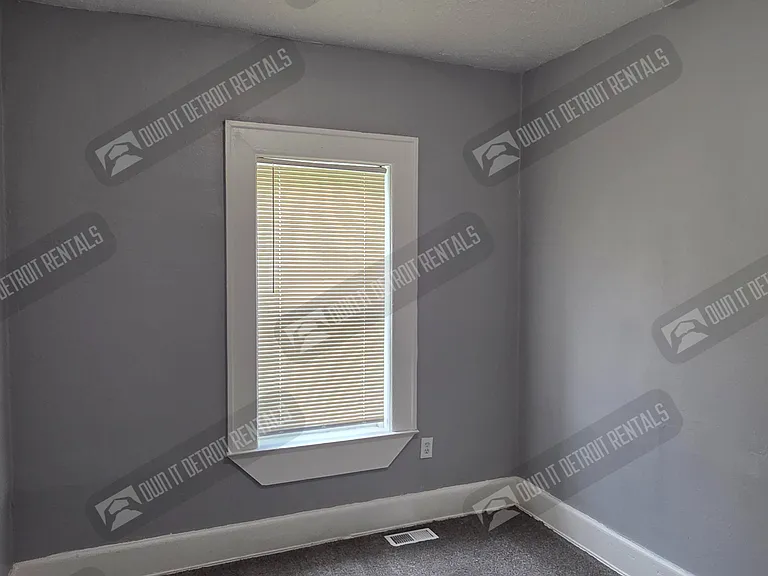 1998 E Grand Blvd — Photo 20