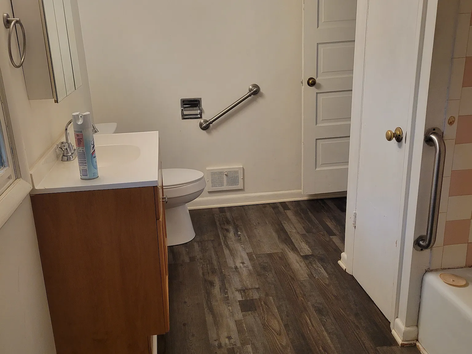2 bed, 1000 sqft, $1,400 — Photo 3