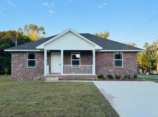 5540 Hill St, Milton, FL 32570