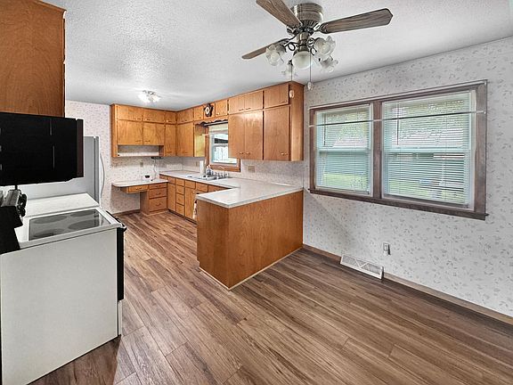 5th image of 2420 34th St