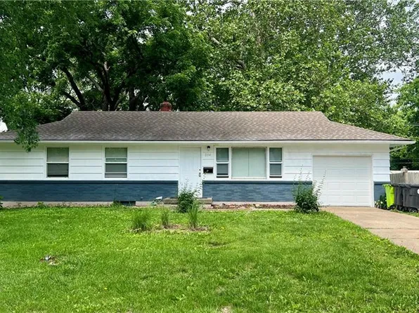 204 N Park Dr, Belton, MO 64012
