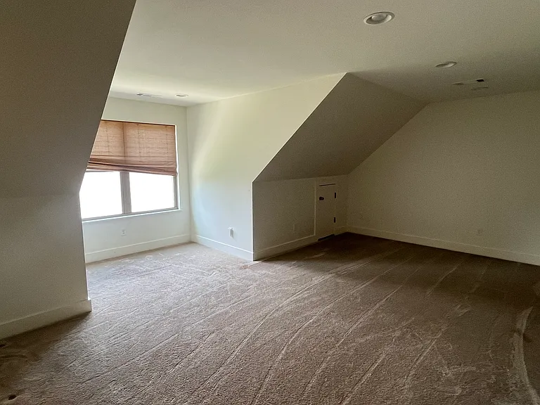Guest Room/Entertainment Room/Office
